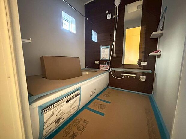 1日の疲れを癒してくれる広々とした浴室は癒しの空間。雨のお洗濯に威力を発揮する「浴室換気乾燥機」完備。（2026.2.3撮影）