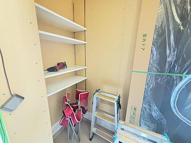 玄関は収納豊富なシューズクローゼットも完備。雑多な玄関でなくスッキリ空間としての家の顔にできるよう設計しました。（2026.2.3撮影）