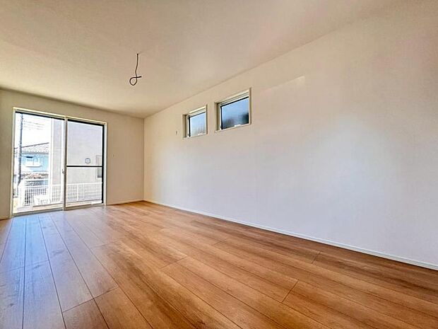 広々した納戸は、多目的にお使いいただける便利な空間です。