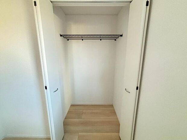 クローゼットを有効活用すれば、生活空間をより上質なものにしてくれるでしょう。