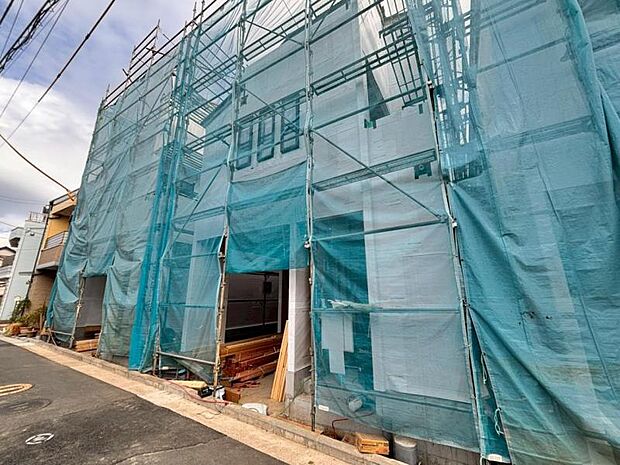 保土ヶ谷駅から徒歩10分の立地。完成予定は2026年2月頃になります。（2025.12.19撮影）