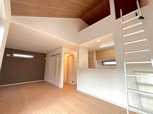 時代が経っても変わらない居住性の高さと、いつまでも色褪せず住む毎に親しみ深くなるデザイン。