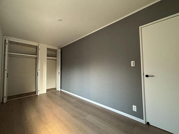 高級感を演出する内装。くつろぎのスペースにも、癒しのスペースにもなる心休まる空間です。