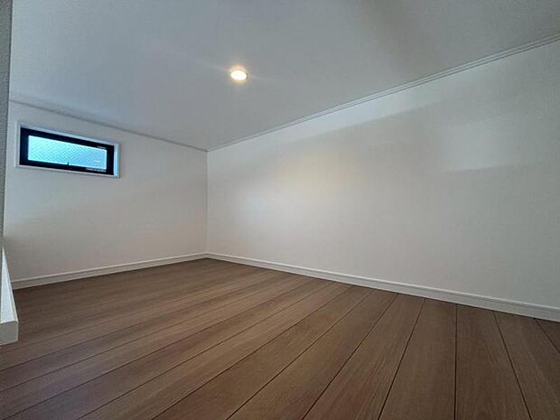 広々したロフトは、多目的にお使いいただける便利な空間です。