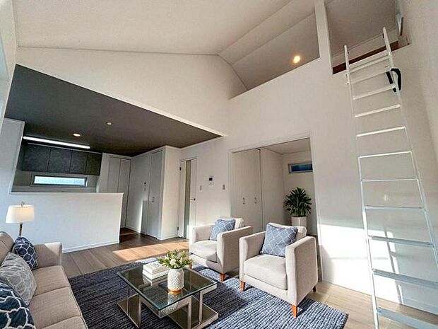 リビング（配置してある家具はCGによるイメージです）時代が経っても変わらない居住性の高さと、いつまでも色褪せず住む毎に親しみ深くなるデザイン。