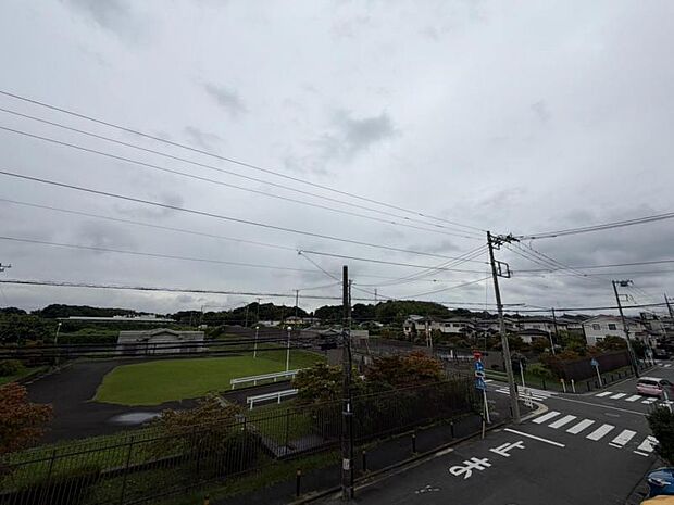 心を落ち着かせ開放してくれる眺望が、今日も家族を包み込みます。