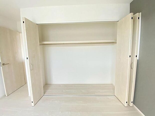 クローゼットを有効活用すれば、生活空間をより上質なものにしてくれるでしょう。