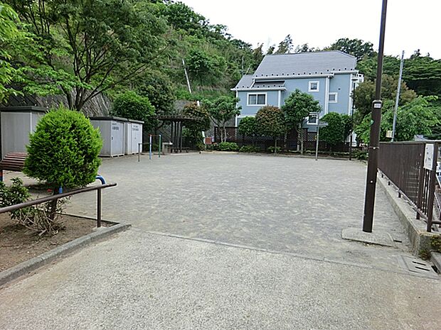 六ツ川一丁目はなみずき公園　700ｍ