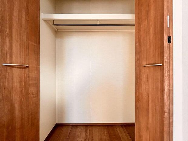 クローゼットを有効活用すれば、生活空間をより上質なものにしてくれるでしょう。