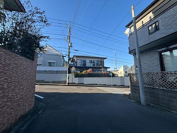 現地と同じくらい、周辺環境は大切です。図面だけでは分からない現地の雰囲気もご確認くださいませ。(2025.12.12撮影)