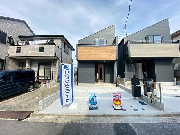 素材の持つ独特な存在感により「永く住み続ける住まい」にふさわしい住宅が完成しました。