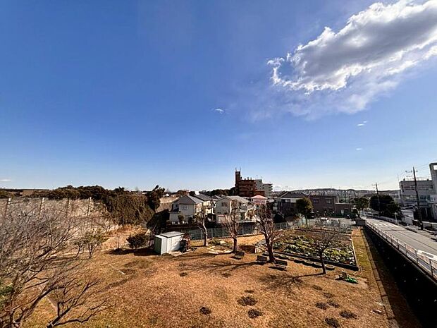 心を落ち着かせ開放してくれる眺望が、今日も家族を包み込みます。