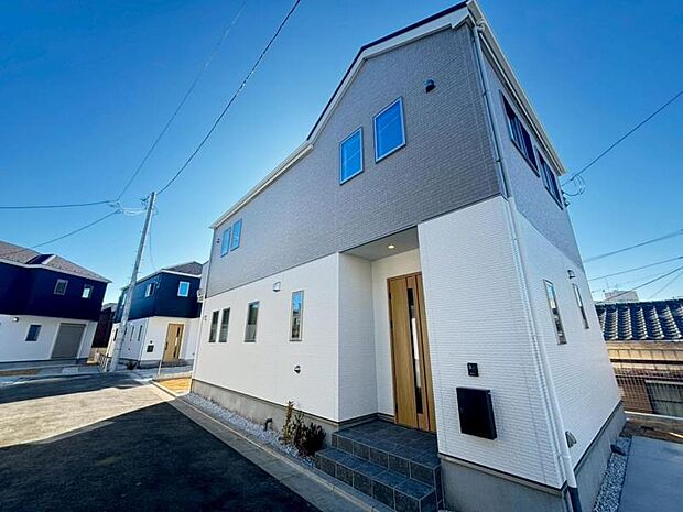 美しい景観を生み出すこの邸宅は、採光や風通しまで考え抜いて造ります。