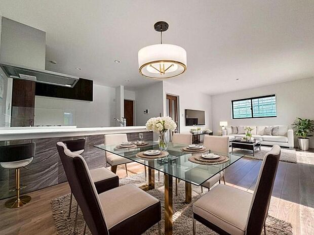 リビング（配置してある家具はCGによるイメージです）時代が経っても変わらない居住性の高さと、いつまでも色褪せず住む毎に親しみ深くなるデザイン。