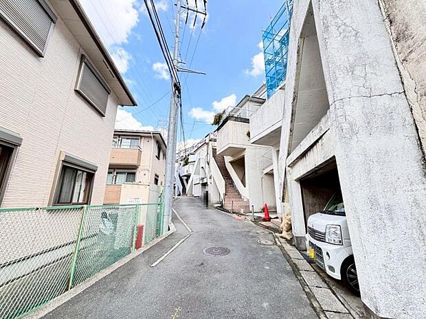 周辺環境や街並みなど、図面だけでは分からない現地の雰囲気もぜひご確認くださいませ。（2026年3月撮影）