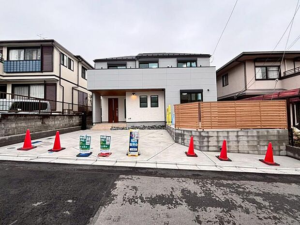 開放的なエクステリアも含めて美しくトータルにデザインされております。