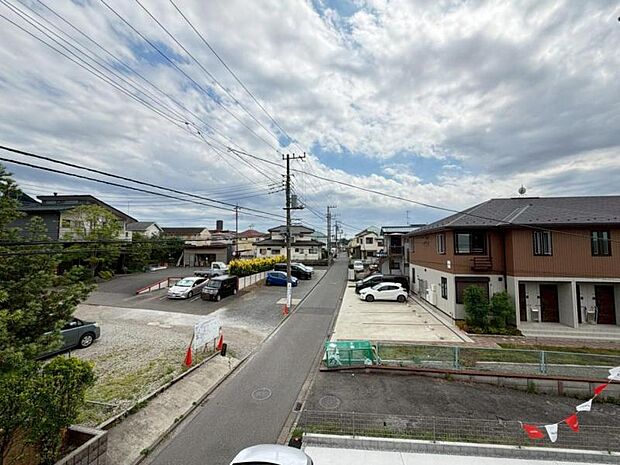 この街ならではの美しい風景と、ここから紡がれる物語が始まります。
