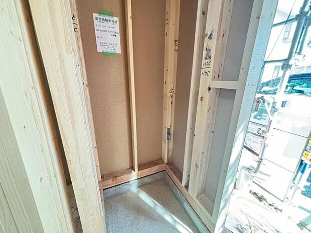 清潔感のある空間を保てるよう収納スペースを設けていますので、玄関をスッキリ綺麗な空間に纏めます。(2026.2.23撮影)