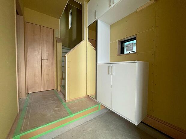 お住まいの顔となる玄関。安らぎに満ちた生活空間を予感させてくれます。(2026.3.18撮影)