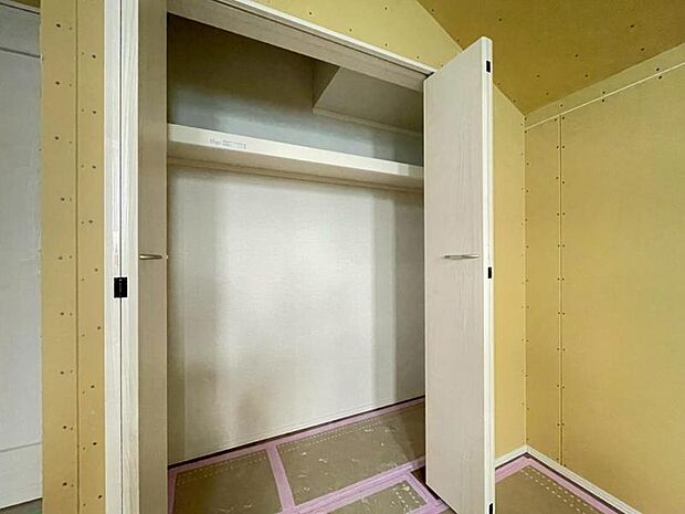 普段使わない季節用品やトランクなど、大きなものもラクラク収納できます。(2026.3.18撮影)