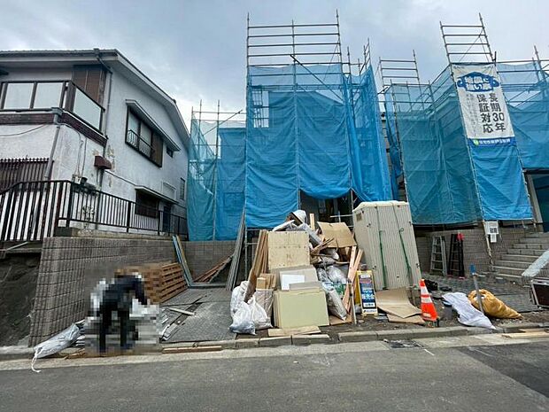 美しい景観を生み出すこの邸宅は、採光や風通しまで考え抜いて造ります。(2026.3.18撮影)