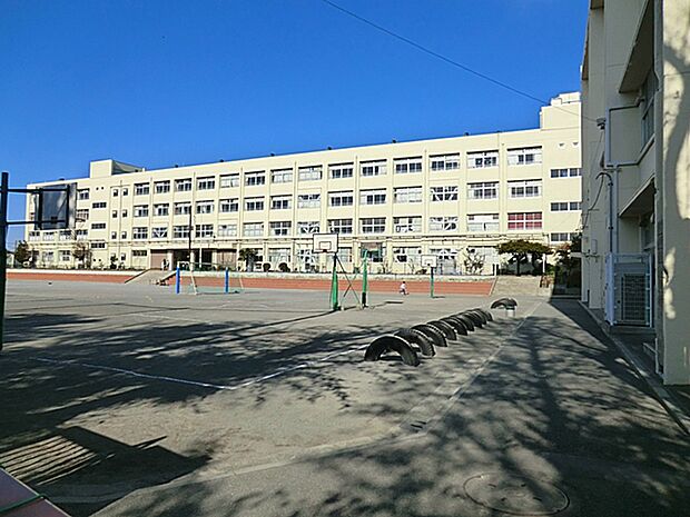 横浜市立下永谷小学校 390m