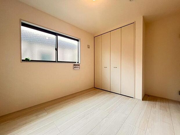 広々したストレージルームは、多目的にお使いいただける便利な空間です。