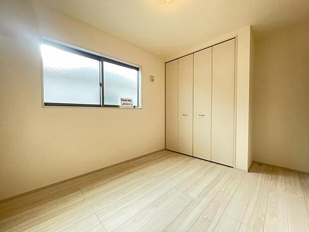 広々したストレージルームは、多目的にお使いいただける便利な空間です。