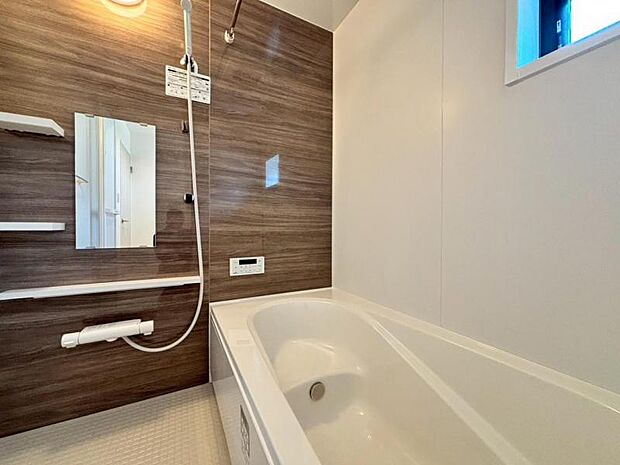 高級感を演出する内装。くつろぎのスペースにも、癒しのスペースにもなる心休まる空間です。