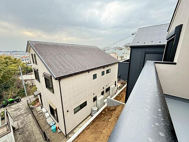 心を落ち着かせ開放してくれる眺望が、今日も家族を包み込みます。