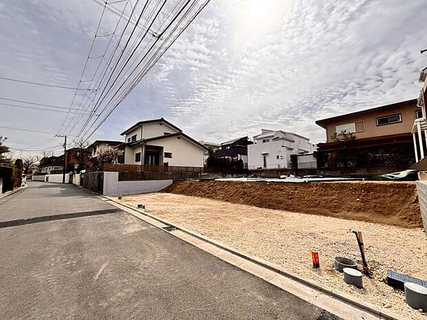 現地の状態をご覧いただくことで、隣接した環境をしっかりとご確認いただけます。