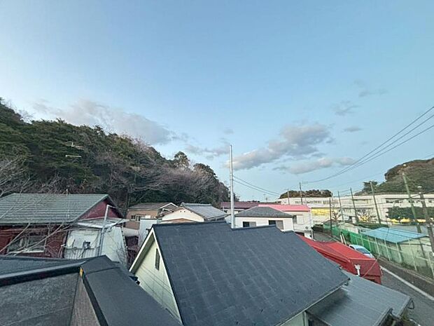 開放感のある眺望。季節による景色の変化を日常の生活と共に感じてください。