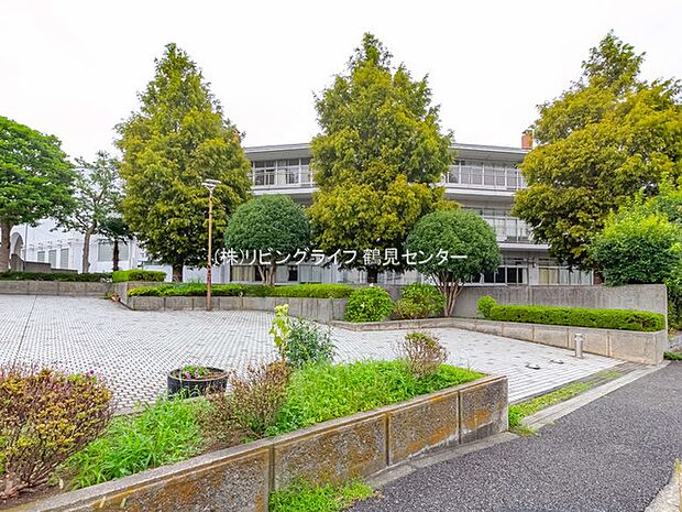 横浜市立本牧中学校 660m