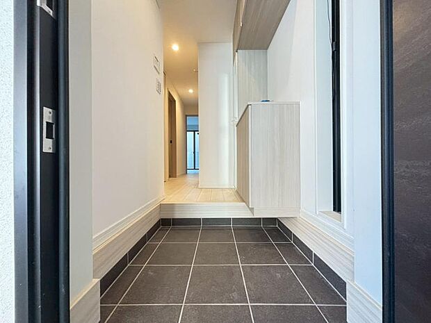 お住まいの顔となる玄関。安らぎに満ちた生活空間を予感させてくれます。