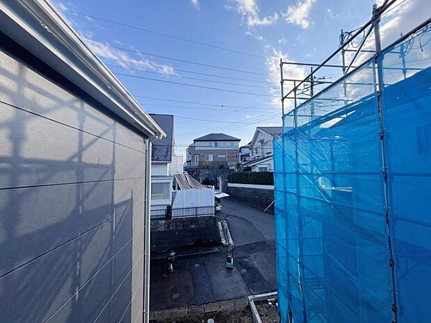 風の通り道。舞い込んでくる風が優しく躍り、室内に爽やかな空気を運んできます。(2026.3.12撮影)