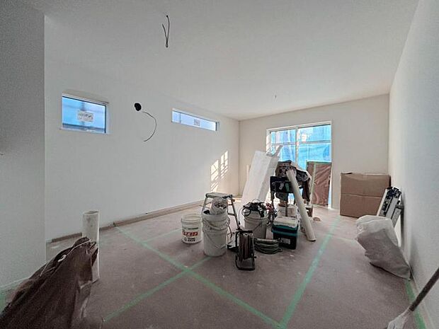 光と風があふれる開放的なリビングダイニングには、自然と家族みんなが集まってきます。(2026.3.12撮影)