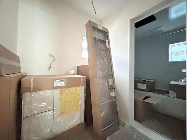 清潔感と機能性を備え、一日の始まりと終わりを心地よく演出してくれるパウダールームです。(2026.3.12撮影)