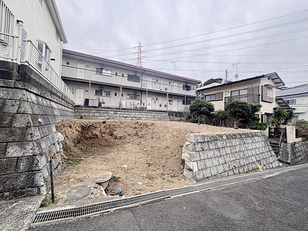 完成前の状態をご覧頂くことで、隣接した環境をしっかりとご確認頂けます。(2026.3.13撮影)