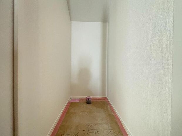 清潔感溢れるトイレ。落ち着いた空間で安らぎのひとときをお過ごしいただけます。(2026年3月撮影)