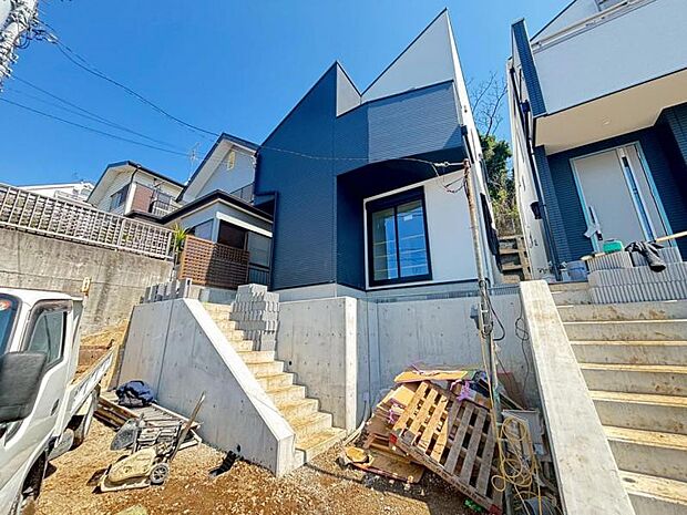 外観の美しさだけでなくそこに住まうご家族様の心地良さを最優先しています。(2026年3月撮影)