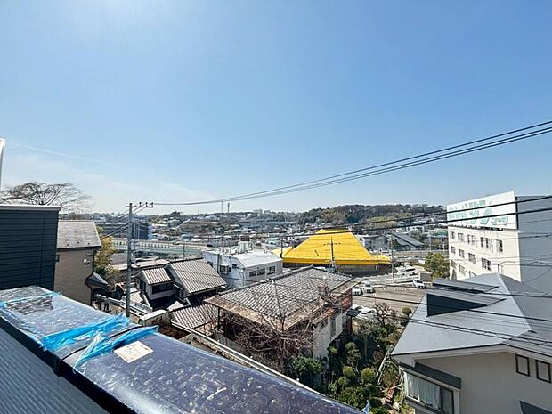 心を落ち着かせ開放してくれる眺望が、今日も家族を包み込みます。(2026年3月撮影)