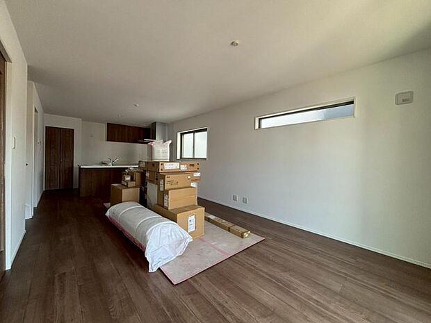 くつろげるリビングは話に夢中になりすぎて、ついつい時間を忘れてしまう。そんな束の間の幸せを感じさせてくれる場所です。(2026年3月撮影)