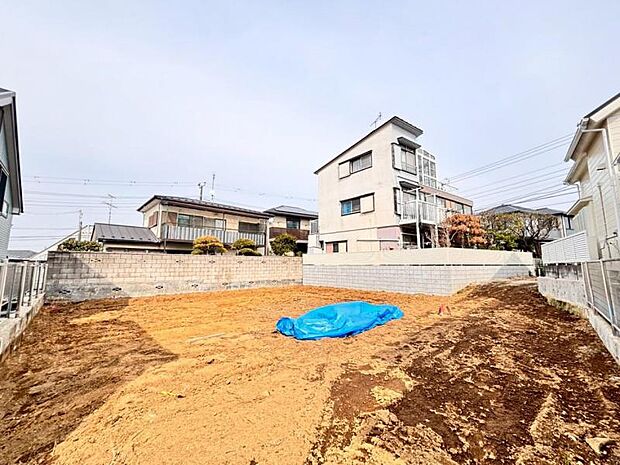 完成前の状態をご覧頂くことで、隣接した環境をしっかりとご確認頂けます。(2026年3月撮影)