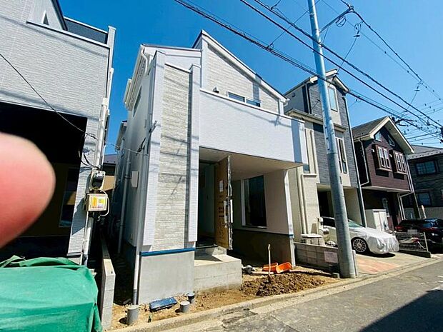 玄関につながる駐車スペースなので、重い荷物の出し入れの負担を最小限に抑えられます。(2026年3月撮影)