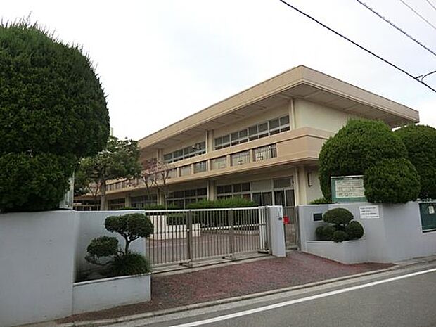 横浜市立西谷中学校 880m