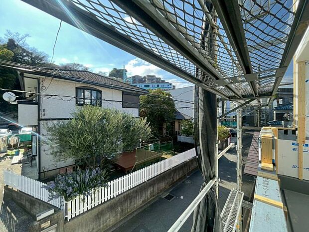 心を落ち着かせ開放してくれる眺望が、今日も家族を包み込みます。(2026年3月撮影)