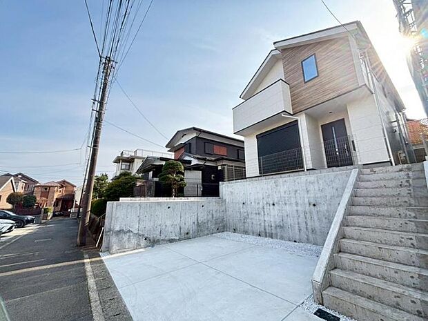 周辺環境や街並みなど、図面だけでは分からない現地の雰囲気もぜひご確認くださいませ。