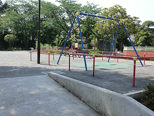法泉二丁目公園 380m