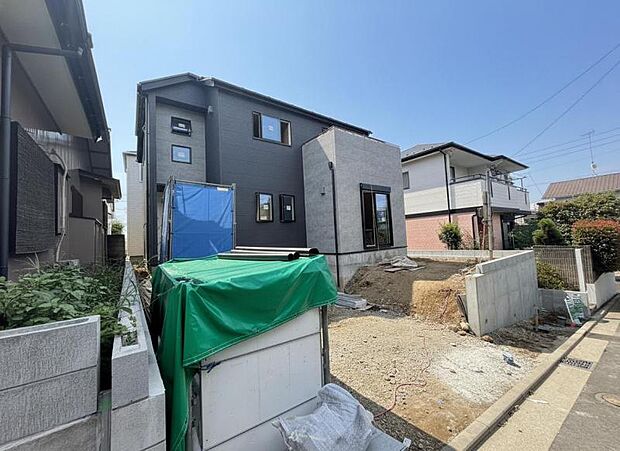 完成前の状態をご覧頂くことで、隣接した環境をしっかりとご確認頂けます。(2026年9月撮影)