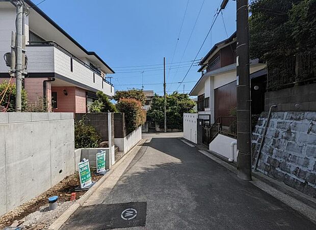 周辺環境や街並みなど、図面だけでは分からない現地の雰囲気もぜひご確認くださいませ。(2026年9月撮影)